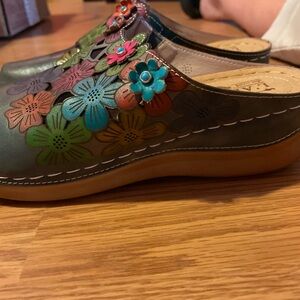 Floral Embellished Leather Clogs